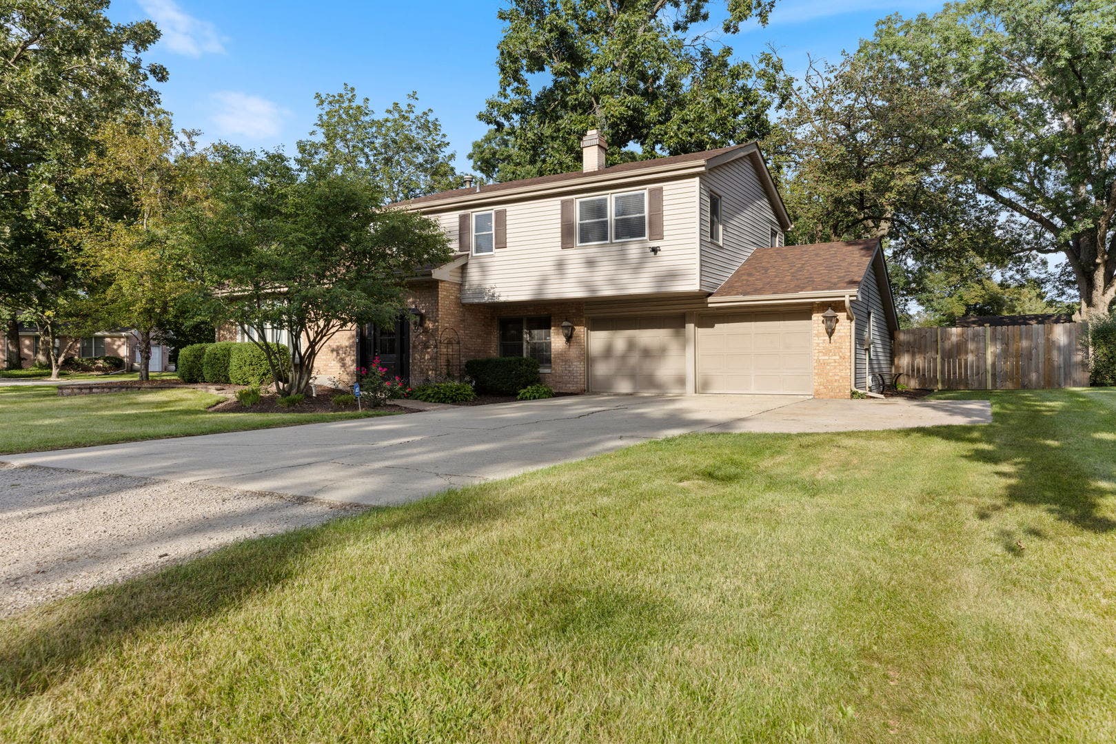 22353 S Knyghtwood Drive, Joliet, IL 60404 22353 S Knyghtwood Drive, Joliet, IL 60404