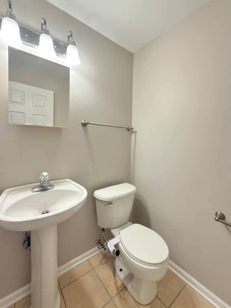 3989 BLACKSTONE Drive, #3989, Aurora, IL 60504 3989 BLACKSTONE Drive, #3989, Aurora, IL 60504