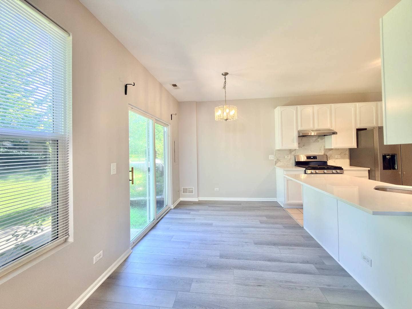 3989 BLACKSTONE Drive, #3989, Aurora, IL 60504 3989 BLACKSTONE Drive, #3989, Aurora, IL 60504