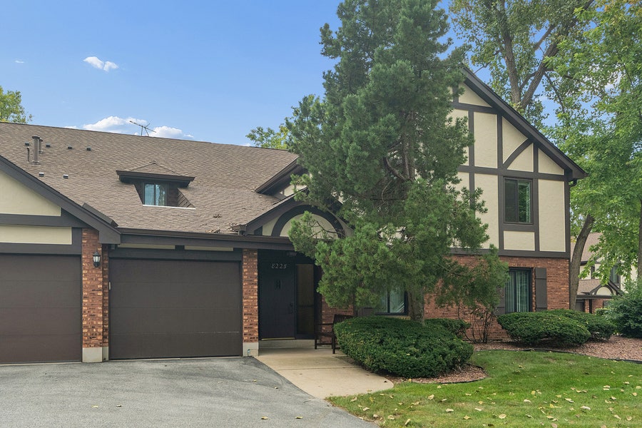 Property photo for 8225 Juniper Court, #34D, Palos Hills, IL