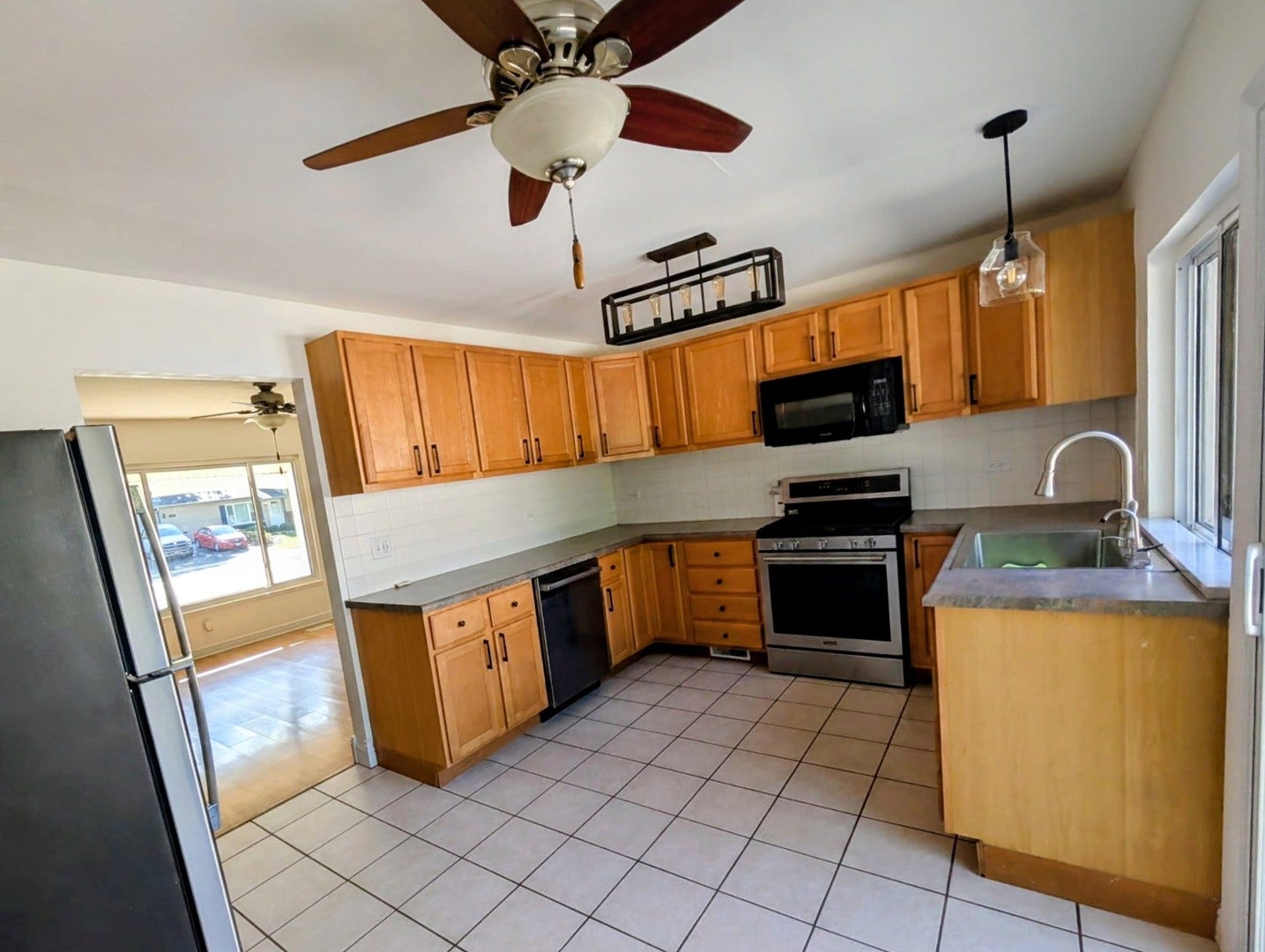 149 N Ashbury Avenue, Bolingbrook, IL 60440