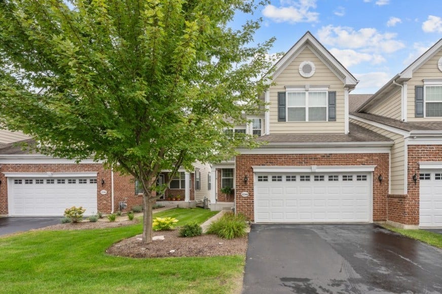 1244 Falcon Ridge Drive, Elgin, IL 60124 1244 Falcon Ridge Drive, Elgin, IL 60124