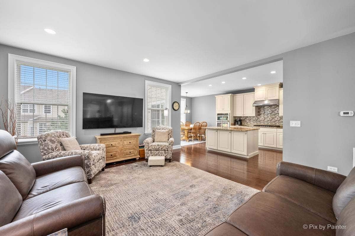 1244 Falcon Ridge Drive, Elgin, IL 60124 1244 Falcon Ridge Drive, Elgin, IL 60124