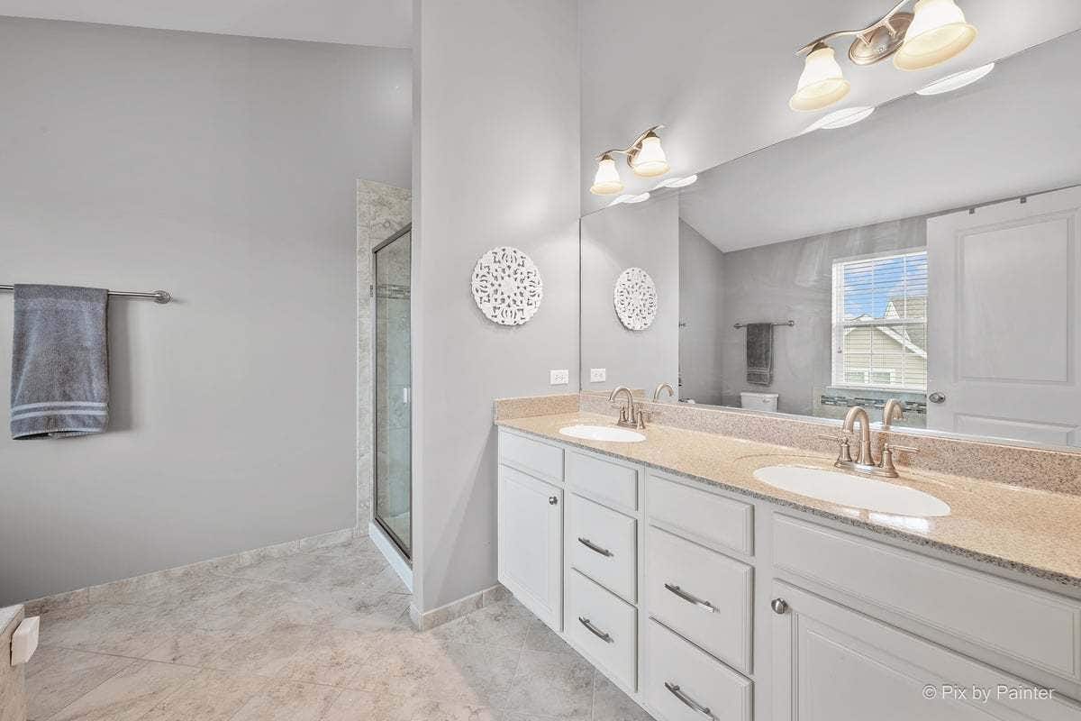 1244 Falcon Ridge Drive, Elgin, IL 60124 1244 Falcon Ridge Drive, Elgin, IL 60124