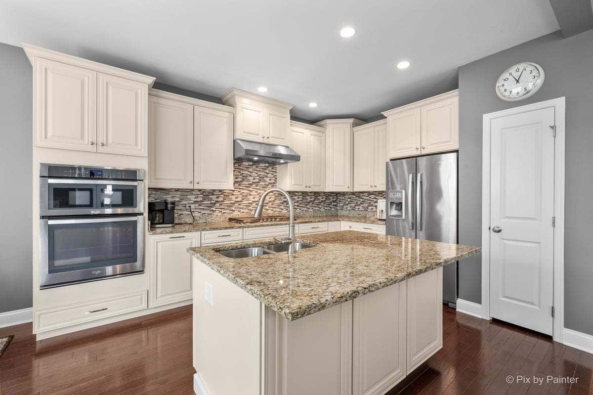 1244 Falcon Ridge Drive, Elgin, IL 60124 1244 Falcon Ridge Drive, Elgin, IL 60124