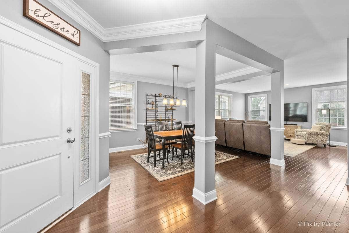 1244 Falcon Ridge Drive, Elgin, IL 60124 1244 Falcon Ridge Drive, Elgin, IL 60124