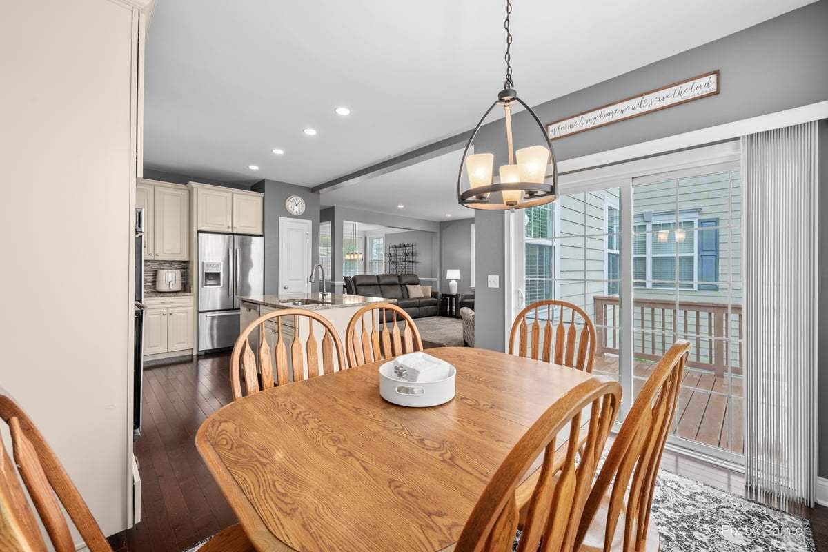 1244 Falcon Ridge Drive, Elgin, IL 60124 1244 Falcon Ridge Drive, Elgin, IL 60124