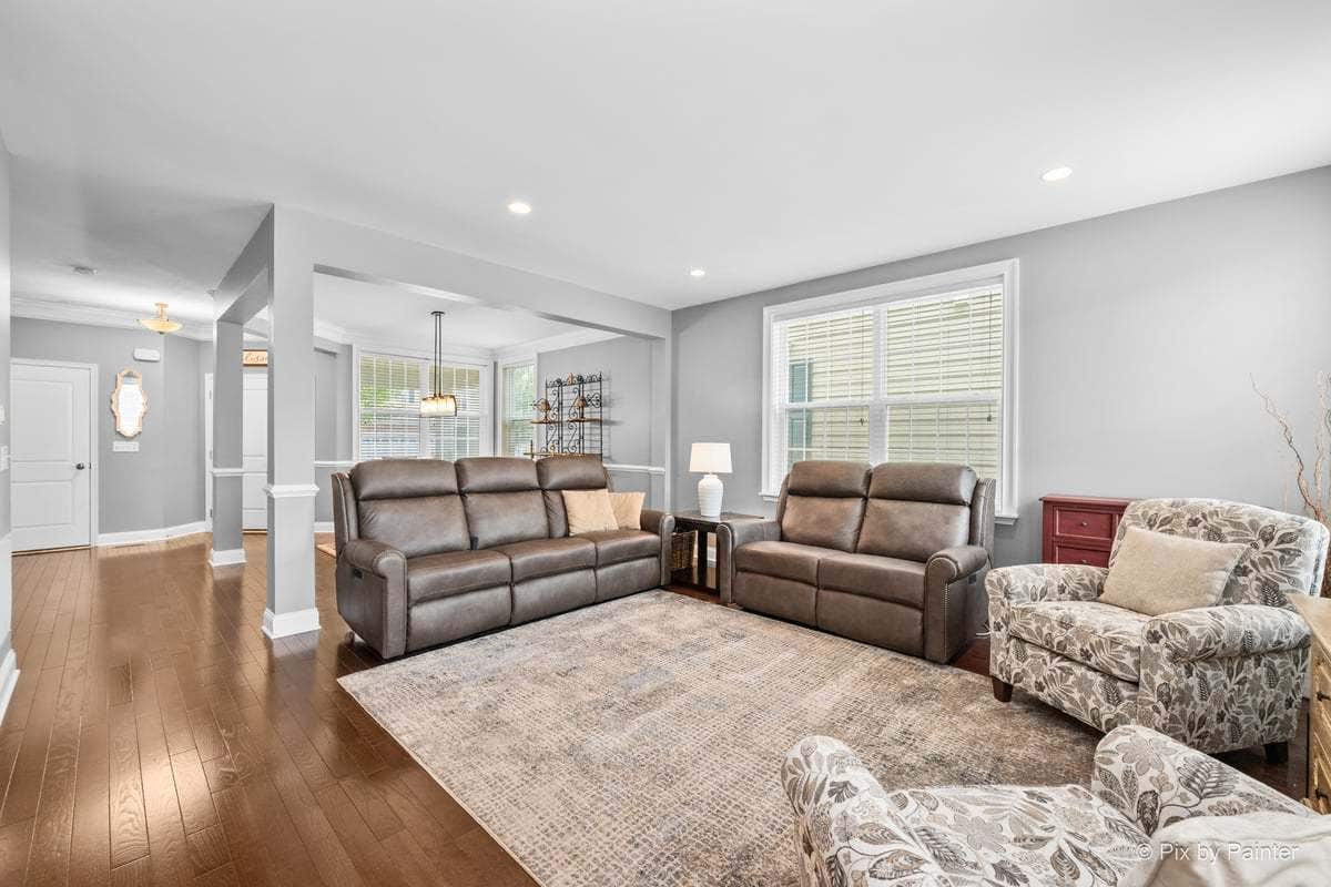 1244 Falcon Ridge Drive, Elgin, IL 60124 1244 Falcon Ridge Drive, Elgin, IL 60124