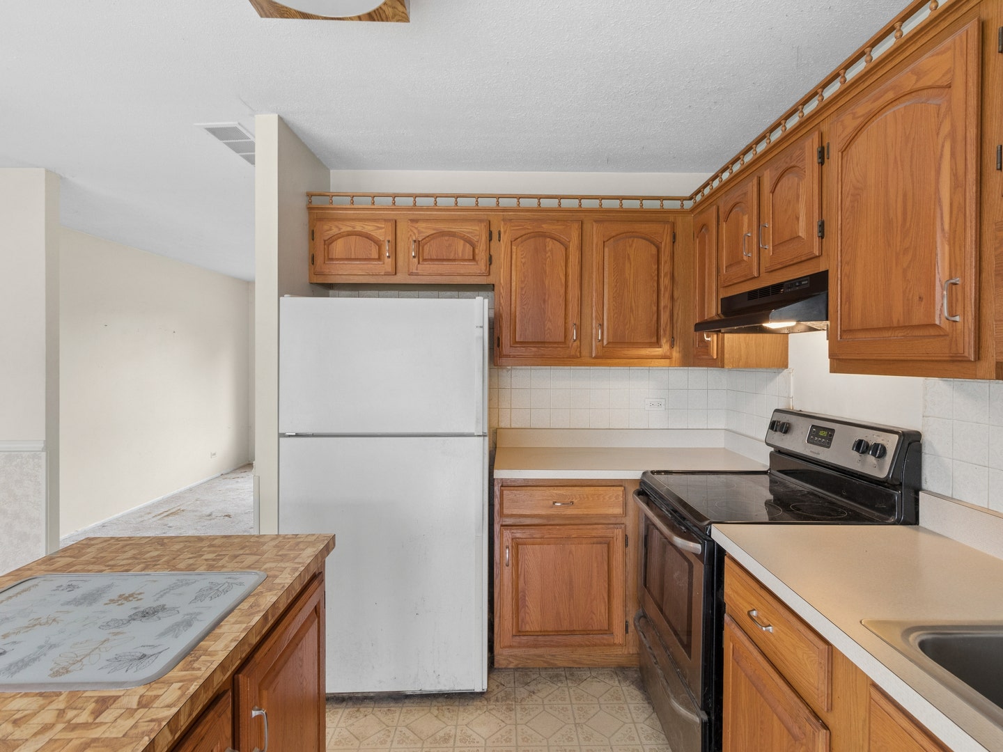 154 Stonehurst Drive, Elgin, IL 60120 154 Stonehurst Drive, Elgin, IL 60120