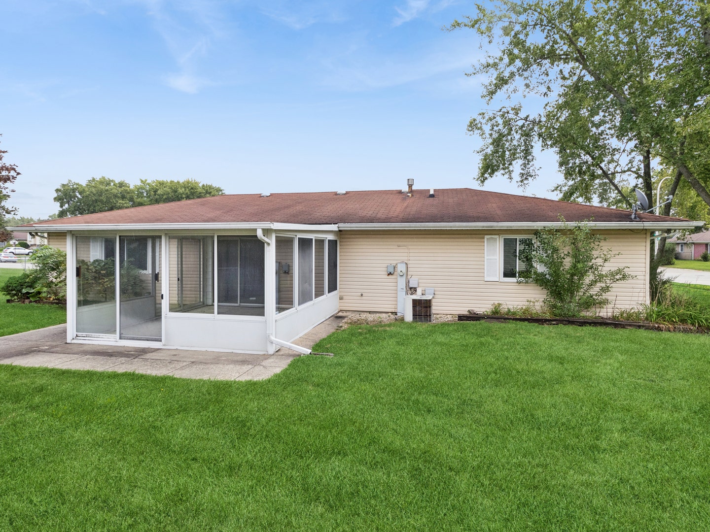 154 Stonehurst Drive, Elgin, IL 60120 154 Stonehurst Drive, Elgin, IL 60120