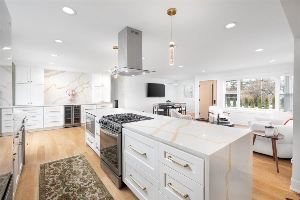 8122 Fairmount Avenue, Downers Grove, IL 60516 8122 Fairmount Avenue, Downers Grove, IL 60516