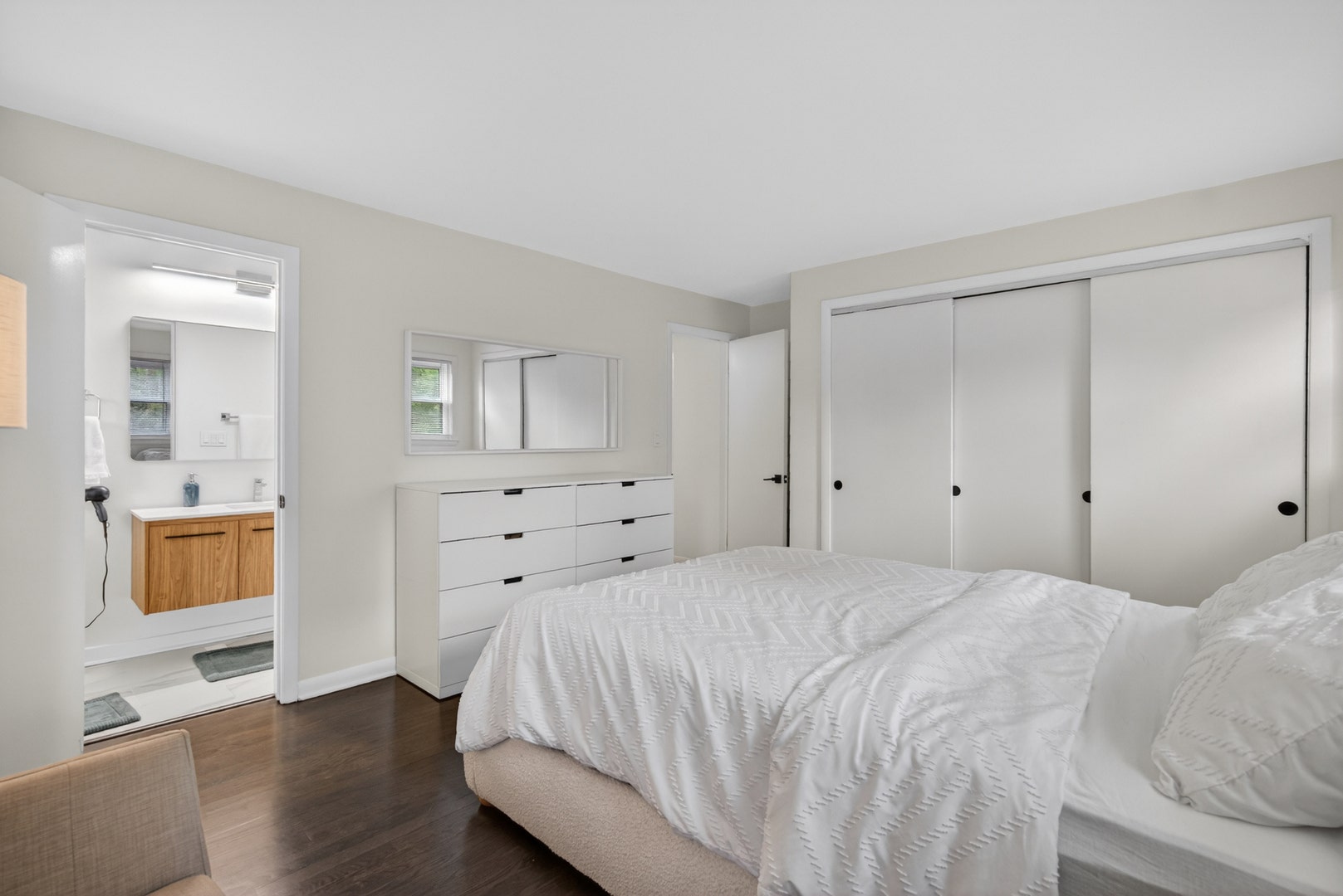 516 ELDON Place, Downers Grove, IL 60516 516 ELDON Place, Downers Grove, IL 60516