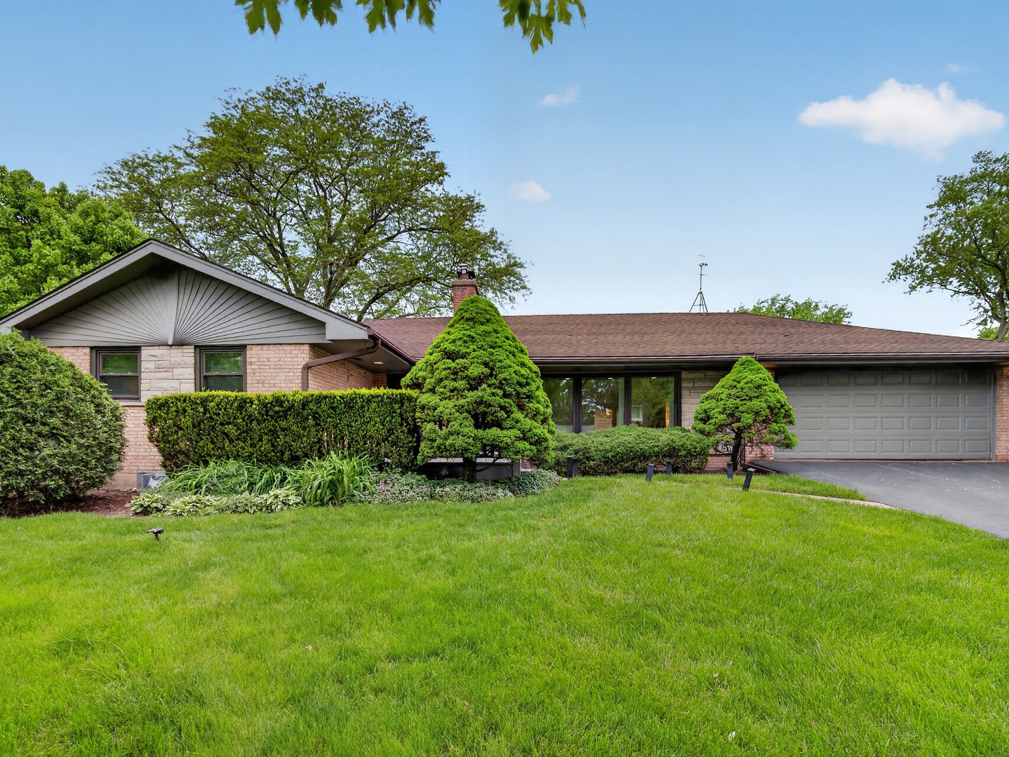 516 ELDON Place, Downers Grove, IL 60516 516 ELDON Place, Downers Grove, IL 60516