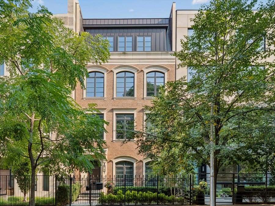 Property photo for 441 W Deming Place, Chicago, IL