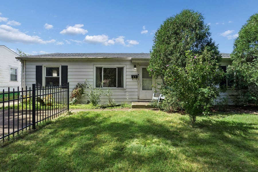Property photo for 307 Edinburgh Drive, Lockport, IL