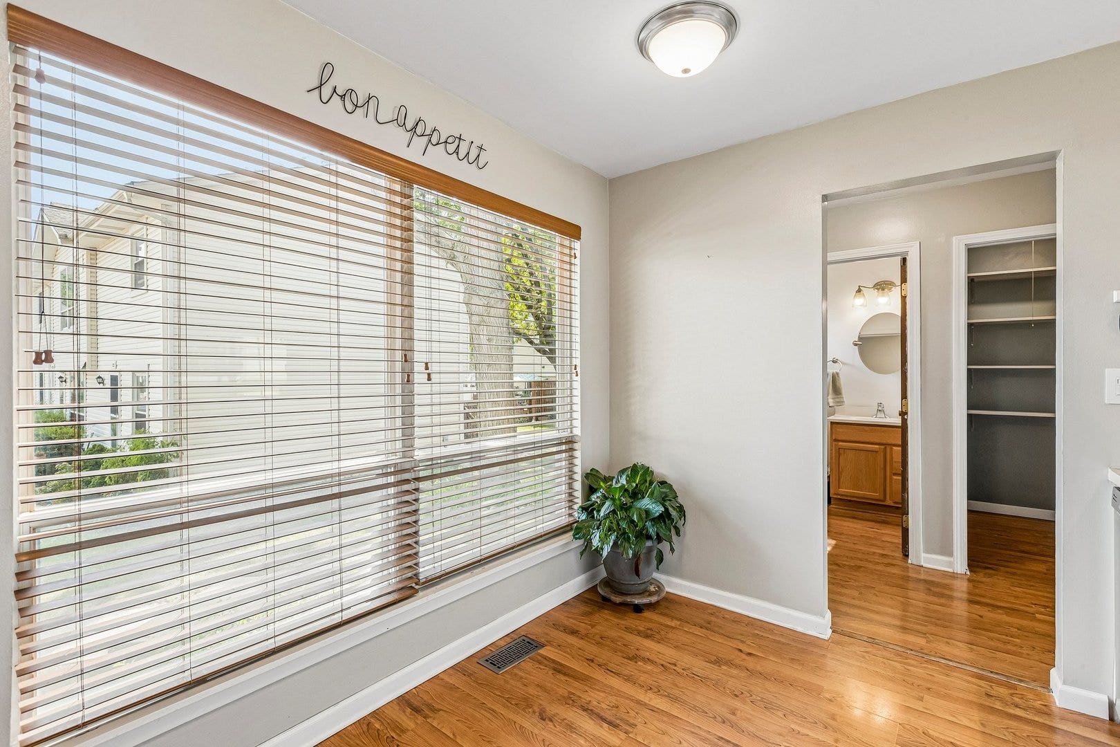 224 Raintree Court, Aurora, IL 60504 224 Raintree Court, Aurora, IL 60504