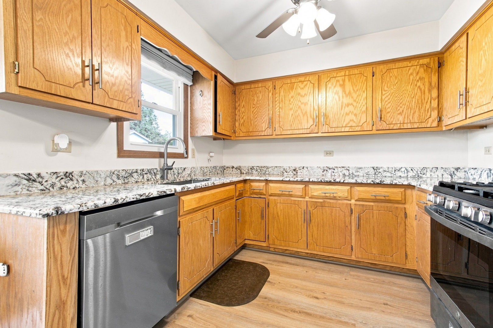 1713 Bataan Street, Joliet, IL 60435