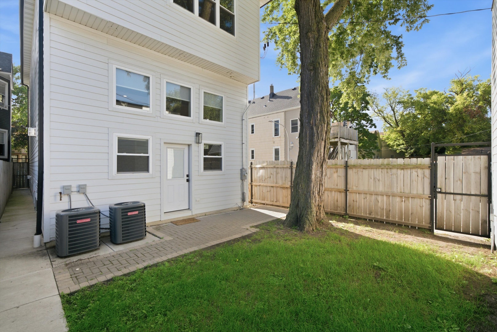 3536 N Albany Avenue, Chicago, IL 60618 3536 N Albany Avenue, Chicago, IL 60618