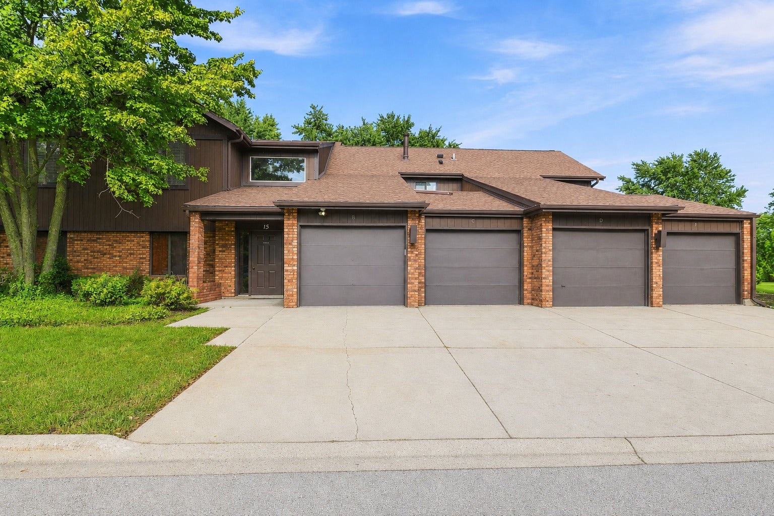 15 Creekside Circle, #C, Elgin, IL 60123 15 Creekside Circle, #C, Elgin, IL 60123