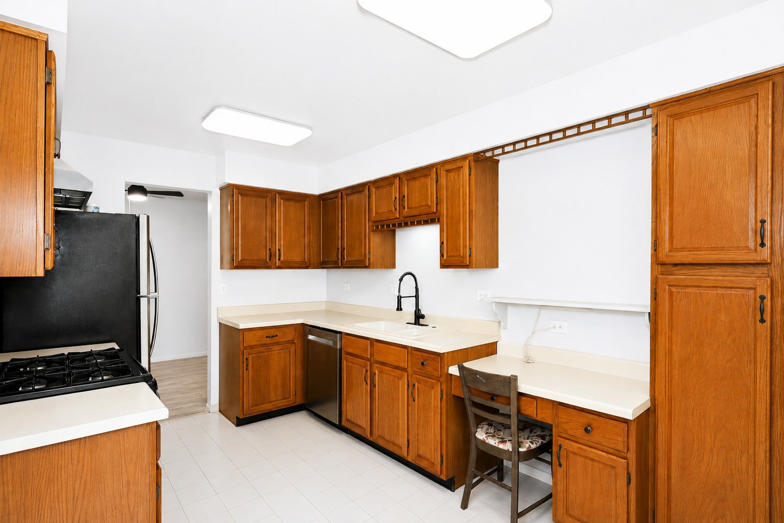 15 Creekside Circle, #C, Elgin, IL 60123 15 Creekside Circle, #C, Elgin, IL 60123