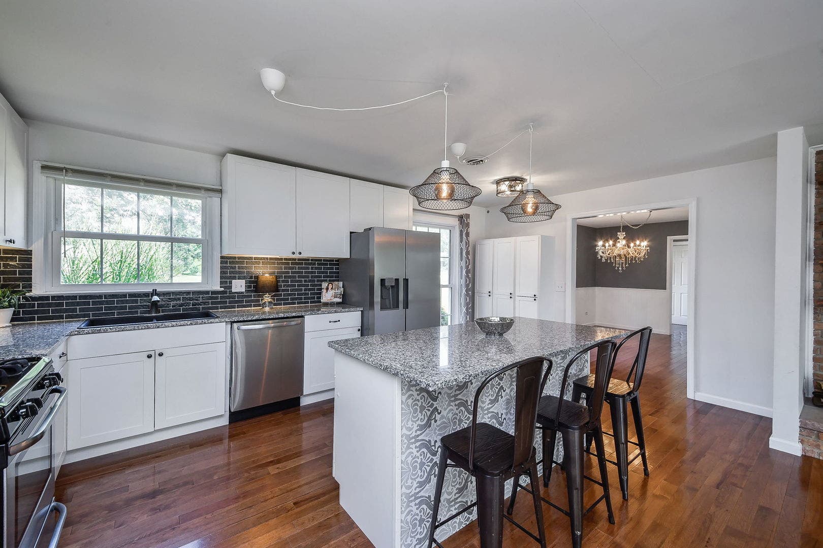 1125 Forest Drive, Elgin, IL 60123 1125 Forest Drive, Elgin, IL 60123