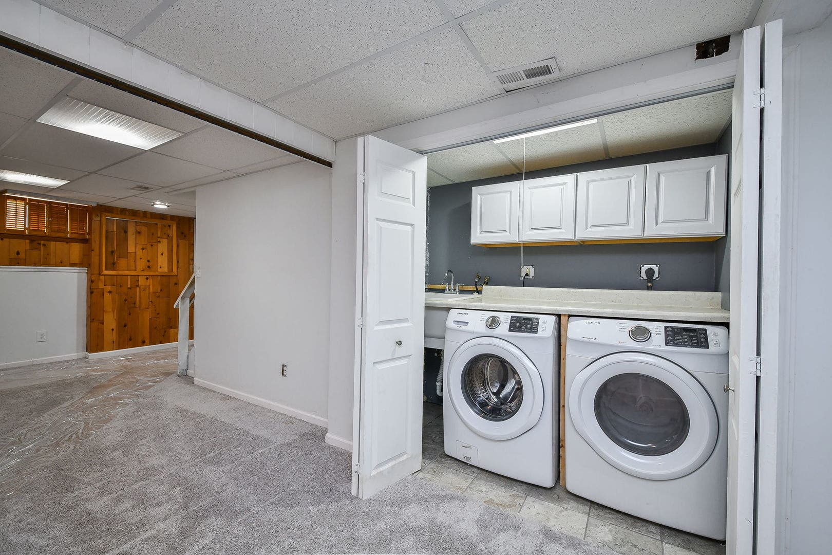 1125 Forest Drive, Elgin, IL 60123 1125 Forest Drive, Elgin, IL 60123