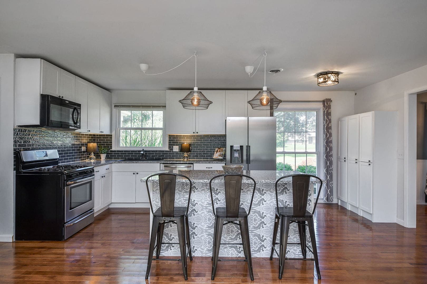 1125 Forest Drive, Elgin, IL 60123 1125 Forest Drive, Elgin, IL 60123