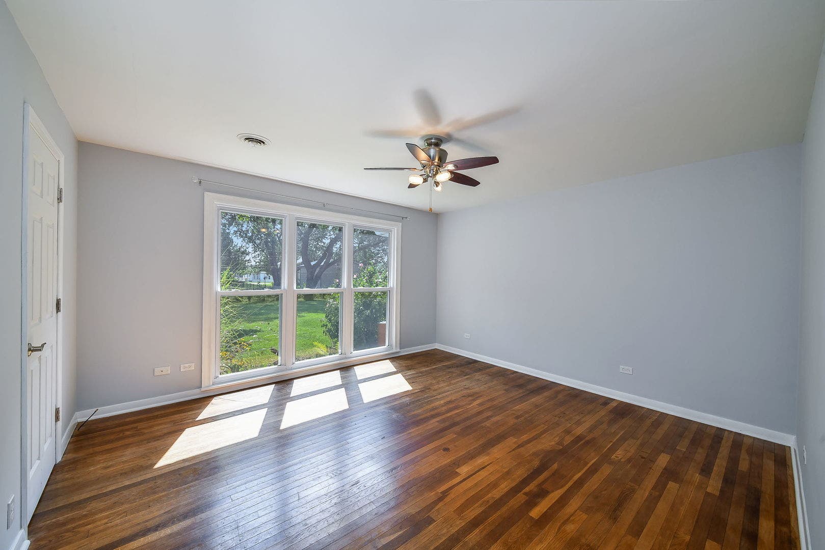 1125 Forest Drive, Elgin, IL 60123 1125 Forest Drive, Elgin, IL 60123