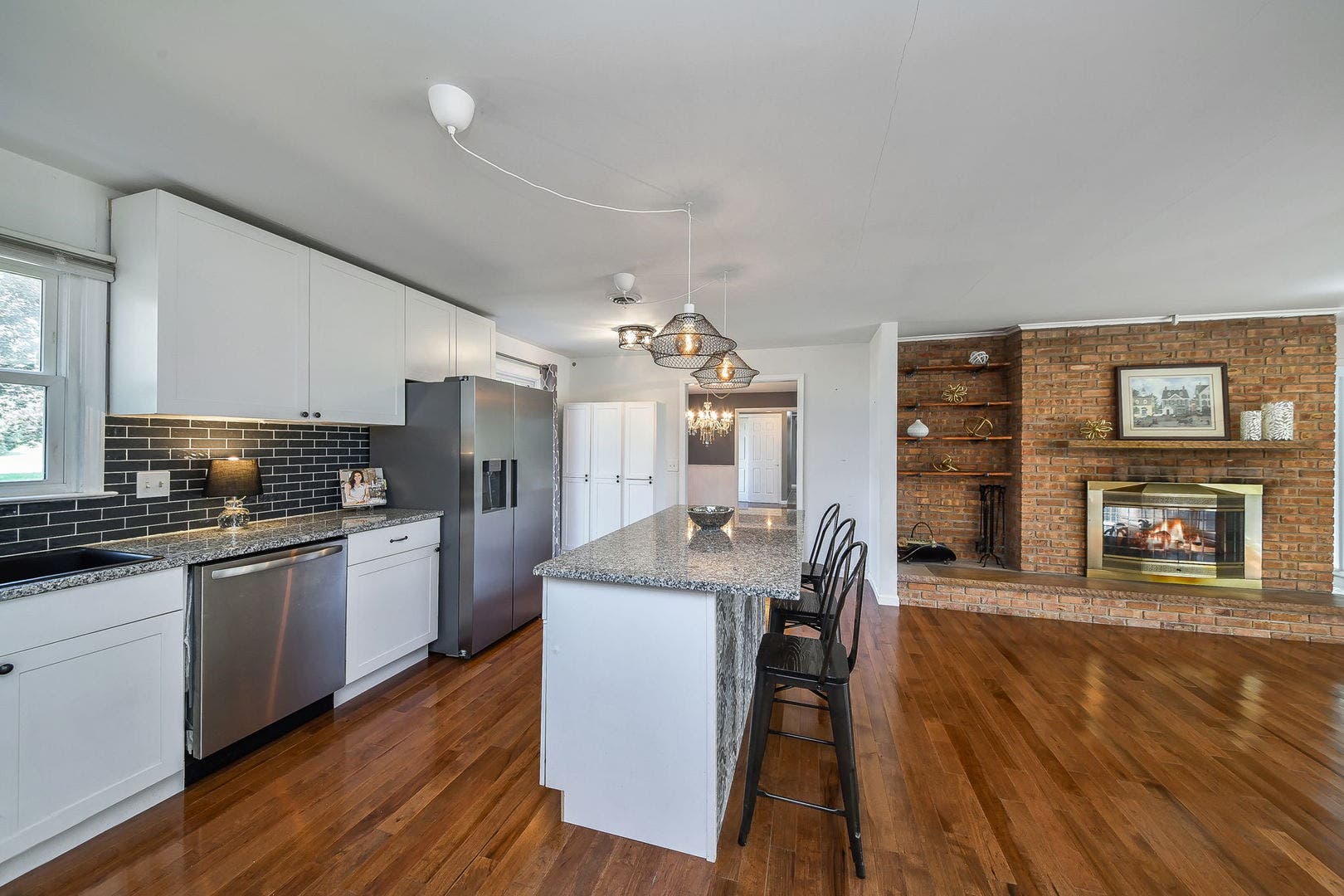 1125 Forest Drive, Elgin, IL 60123 1125 Forest Drive, Elgin, IL 60123