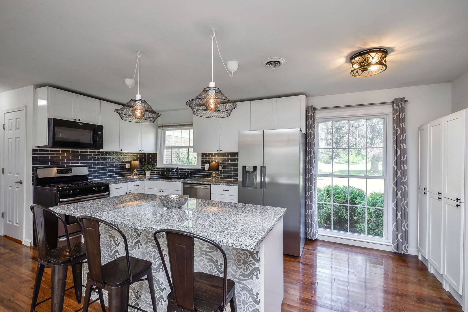 1125 Forest Drive, Elgin, IL 60123 1125 Forest Drive, Elgin, IL 60123