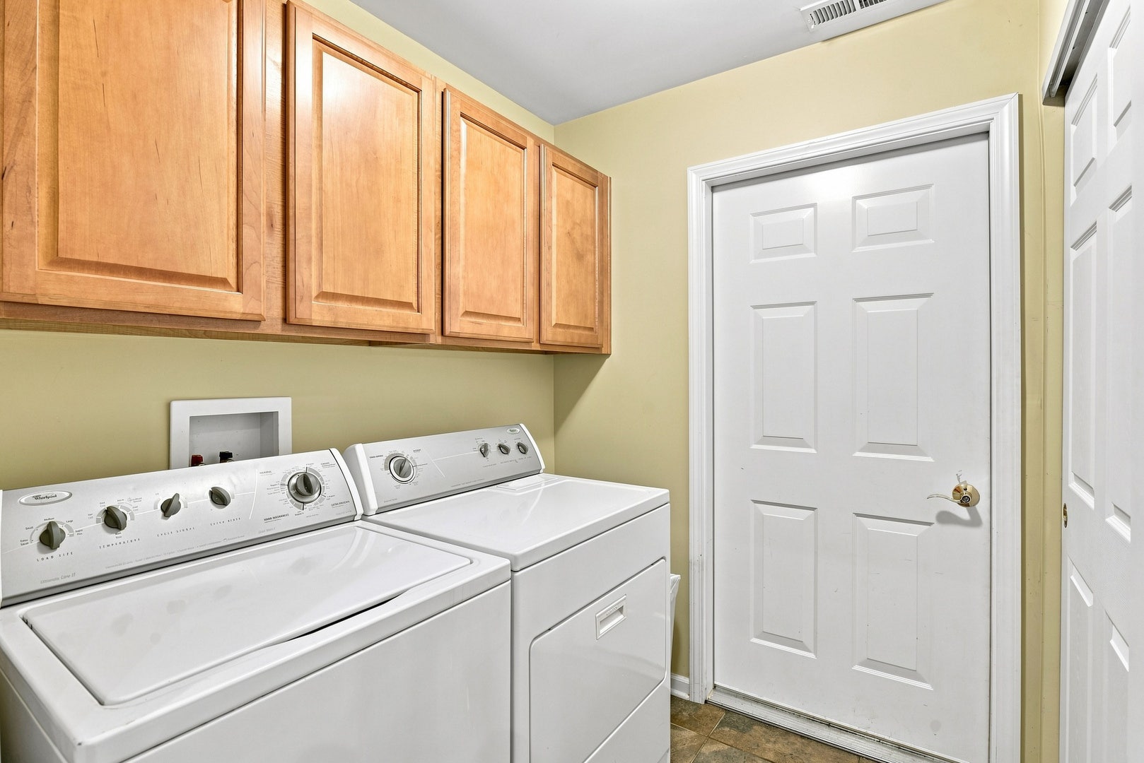 3335 Timbers Edge Circle, Joliet, IL 60431 Laundry room, connecting to the garage.