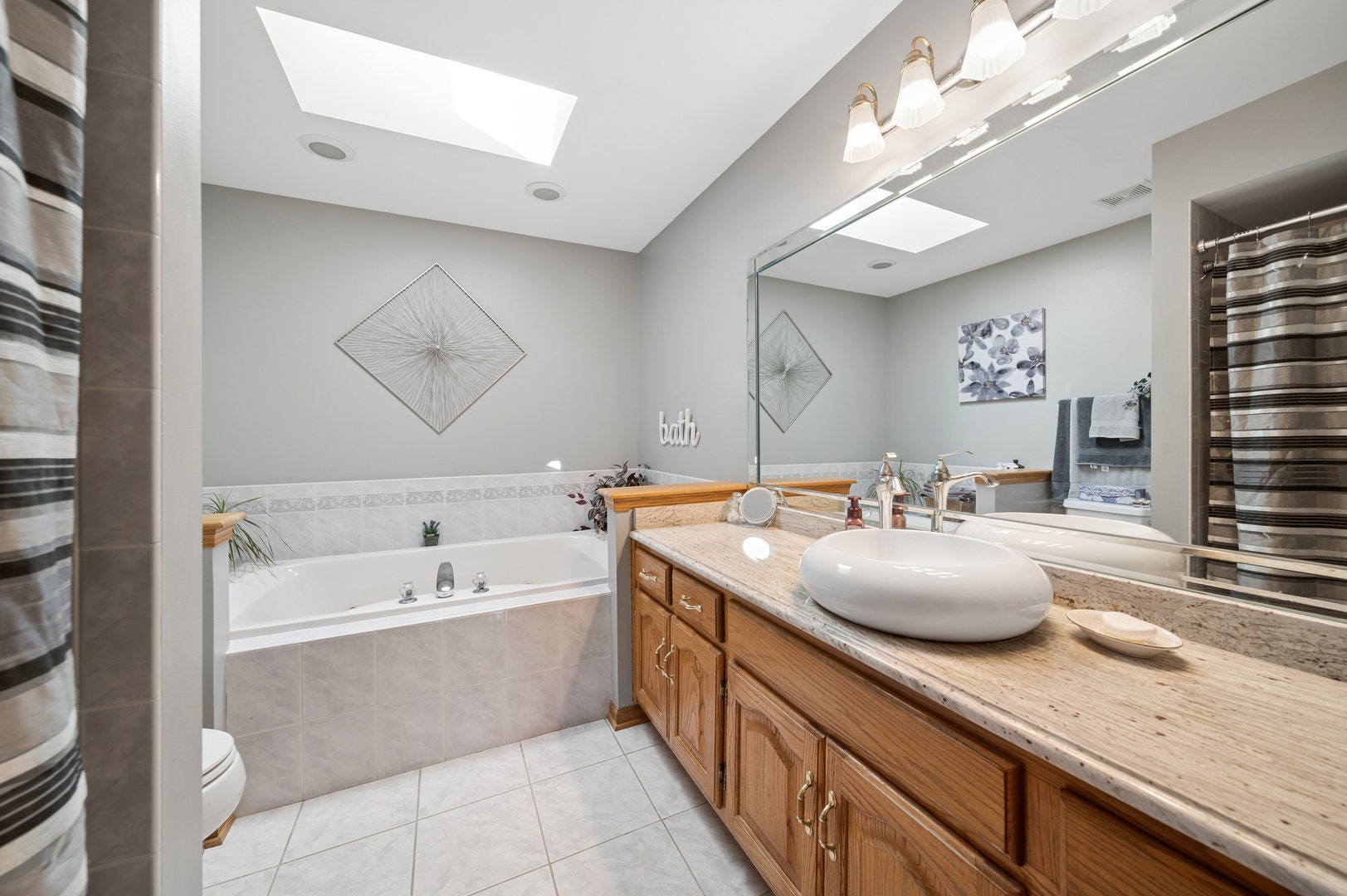 17329 S Carlyle Court, Tinley Park, IL 60487