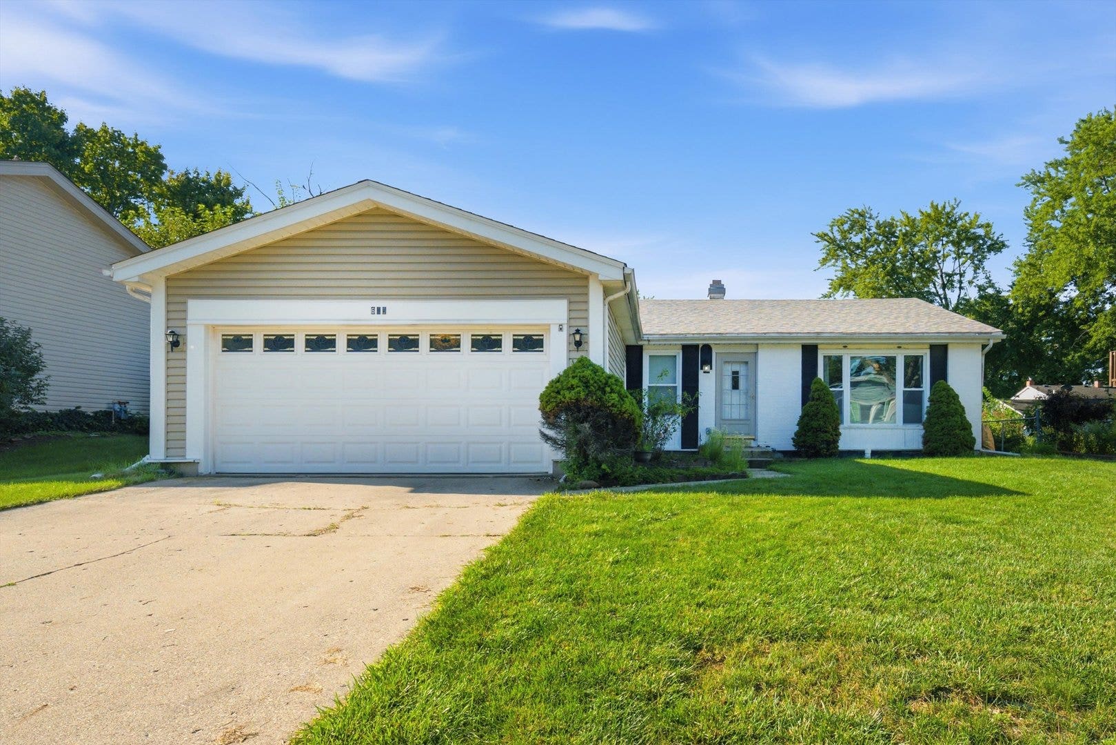 625 W Briarcliff Road, Bolingbrook, IL 60440