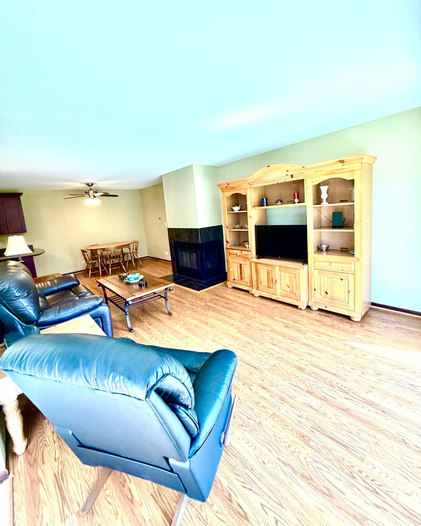 7311 Baybury Road, Downers Grove, IL 60516