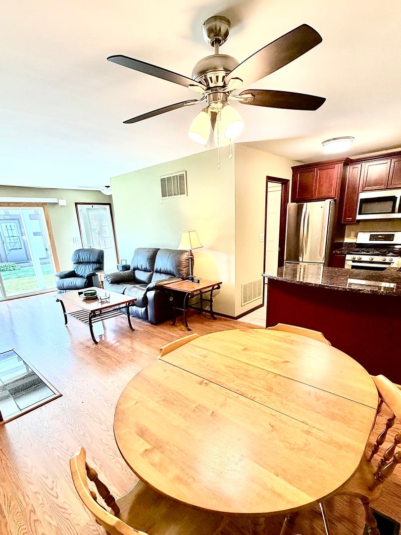 7311 Baybury Road, Downers Grove, IL 60516