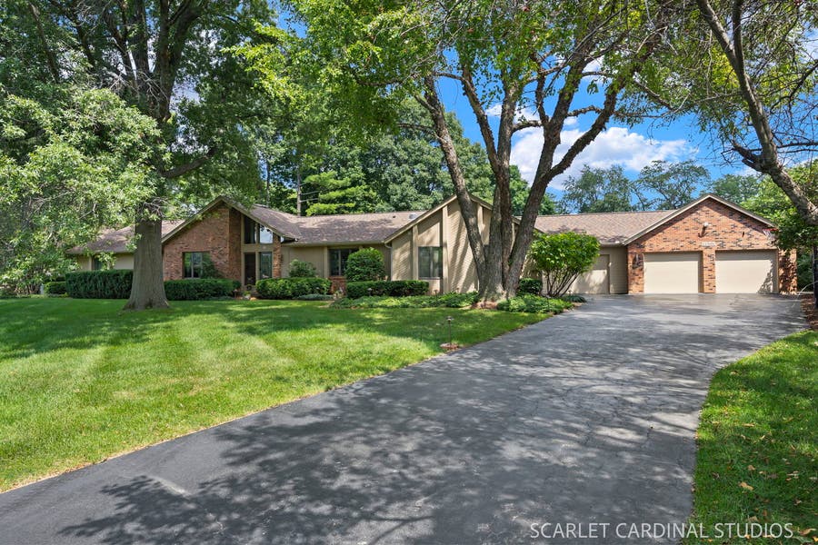 Property photo for 11N091 Johnstown Road, Elgin, IL