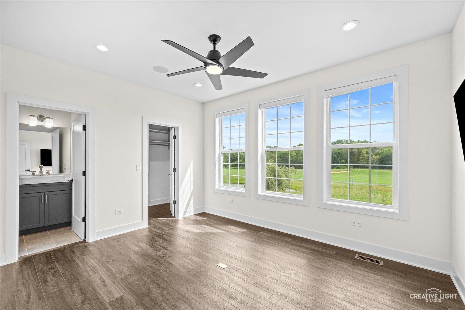 3527 S Riding Ridge, Elgin, IL 60124 3527 S Riding Ridge, Elgin, IL 60124
