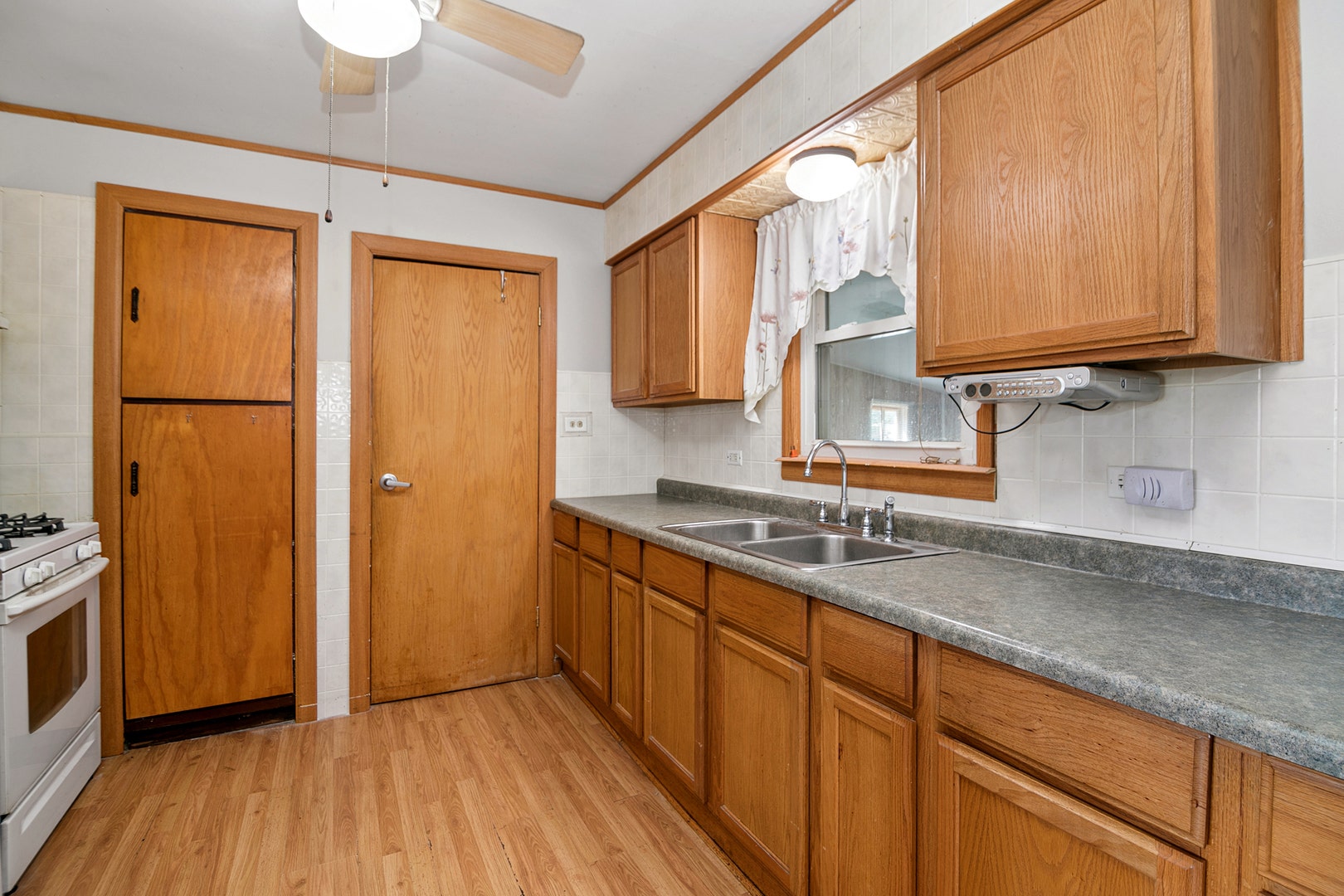 7840 W 76th Street, Bridgeview, IL 60455