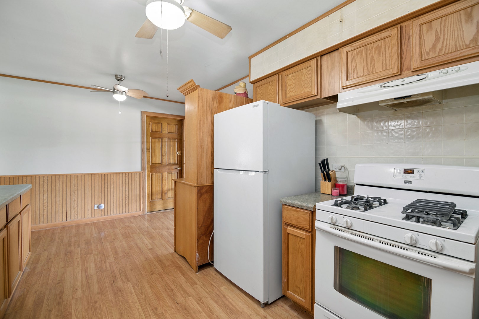 7840 W 76th Street, Bridgeview, IL 60455