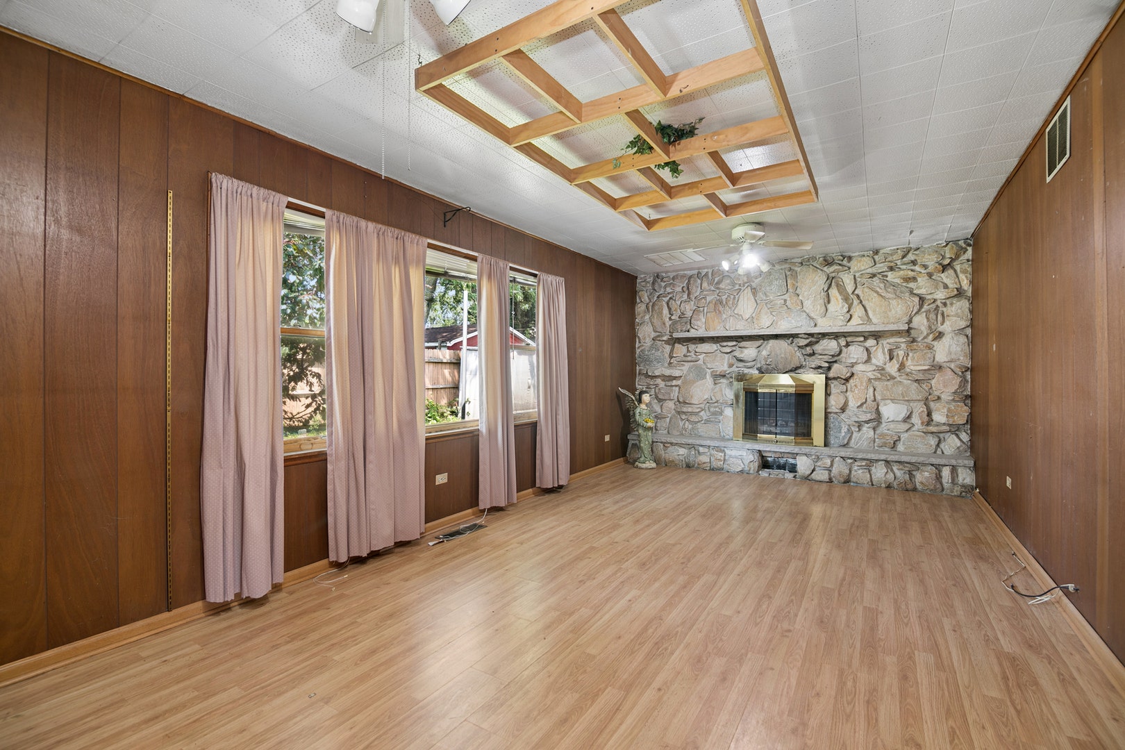 7840 W 76th Street, Bridgeview, IL 60455
