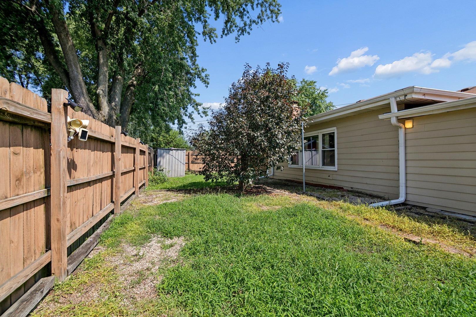 7840 W 76th Street, Bridgeview, IL 60455