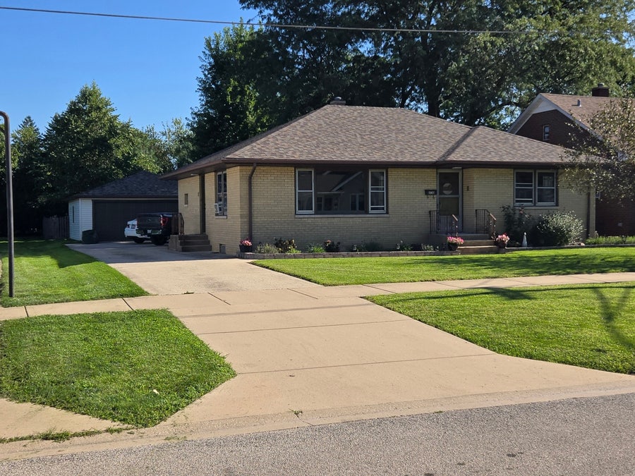 Property photo for 530 E 3rd Street, Lockport, IL