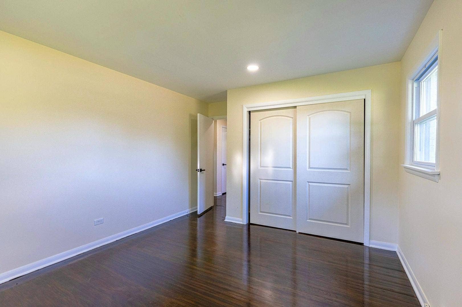 15725 New England Avenue, Tinley Park, IL 60477 15725 New England Avenue, Tinley Park, IL 60477