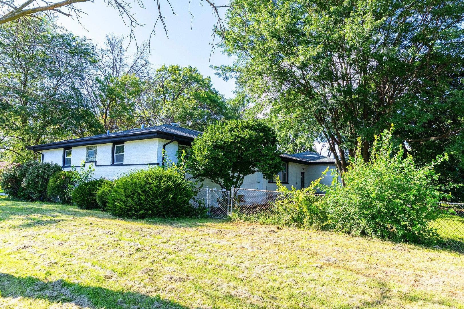 15725 New England Avenue, Tinley Park, IL 60477 15725 New England Avenue, Tinley Park, IL 60477