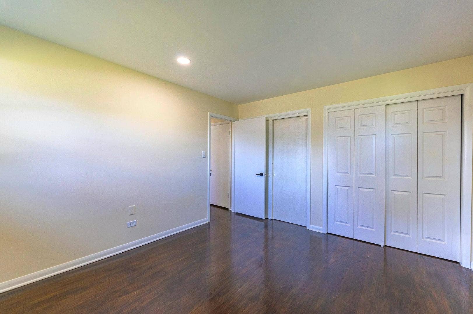 15725 New England Avenue, Tinley Park, IL 60477 15725 New England Avenue, Tinley Park, IL 60477