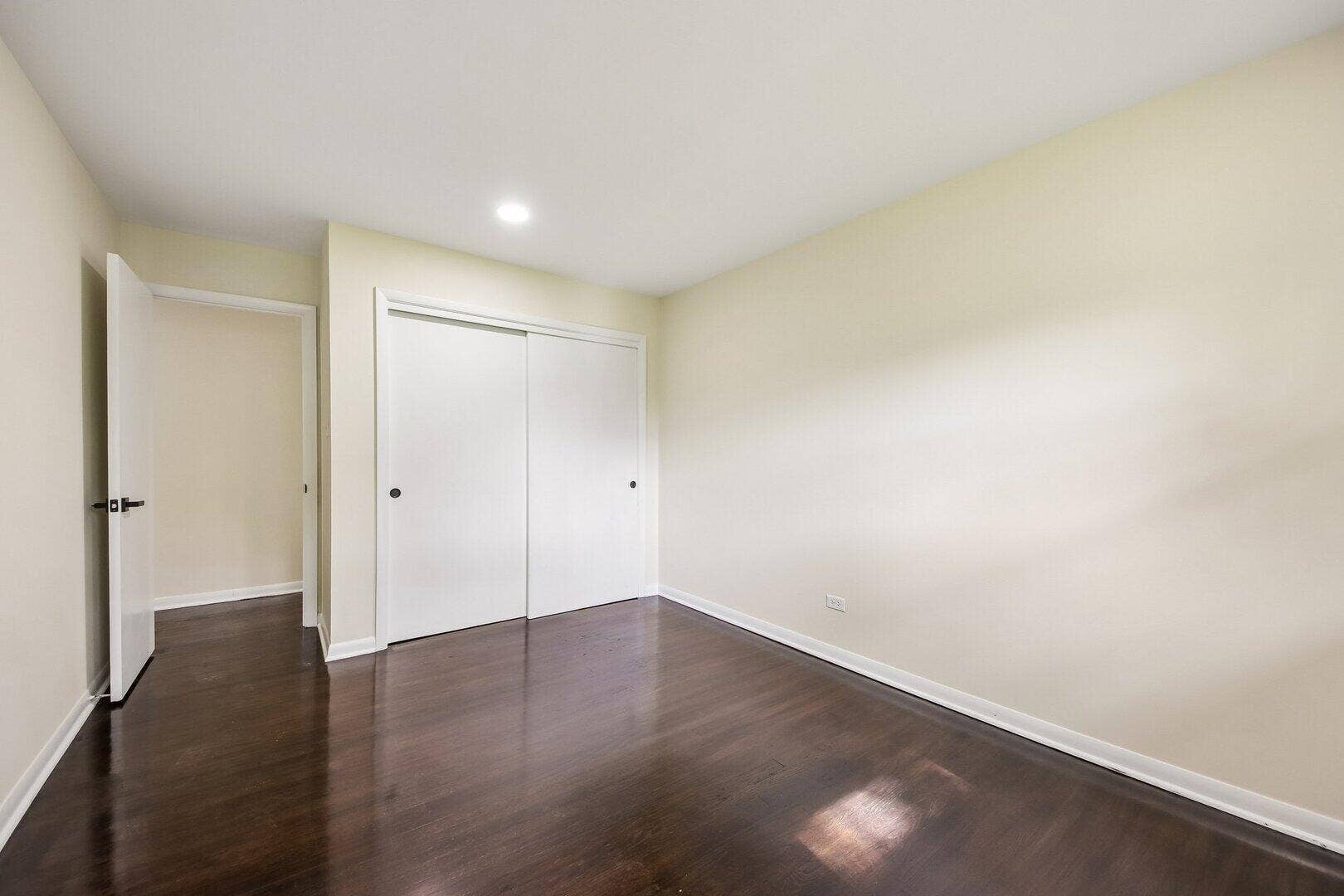 15725 New England Avenue, Tinley Park, IL 60477 15725 New England Avenue, Tinley Park, IL 60477