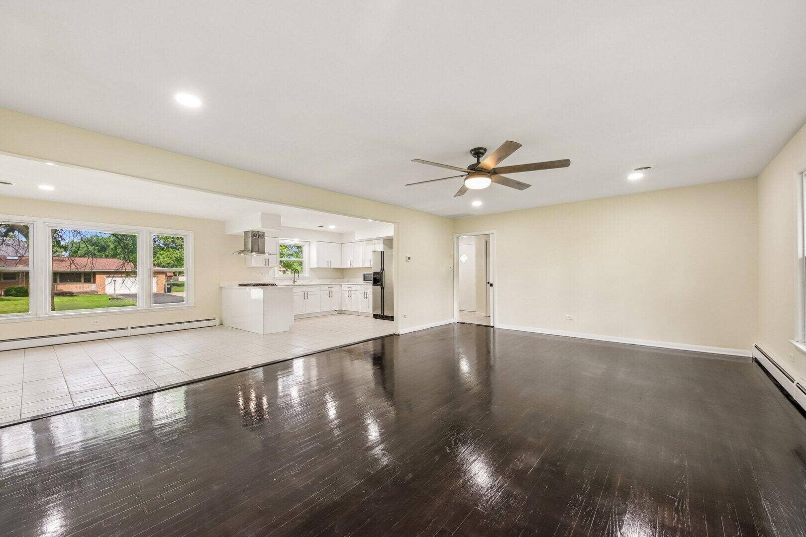 15725 New England Avenue, Tinley Park, IL 60477 15725 New England Avenue, Tinley Park, IL 60477