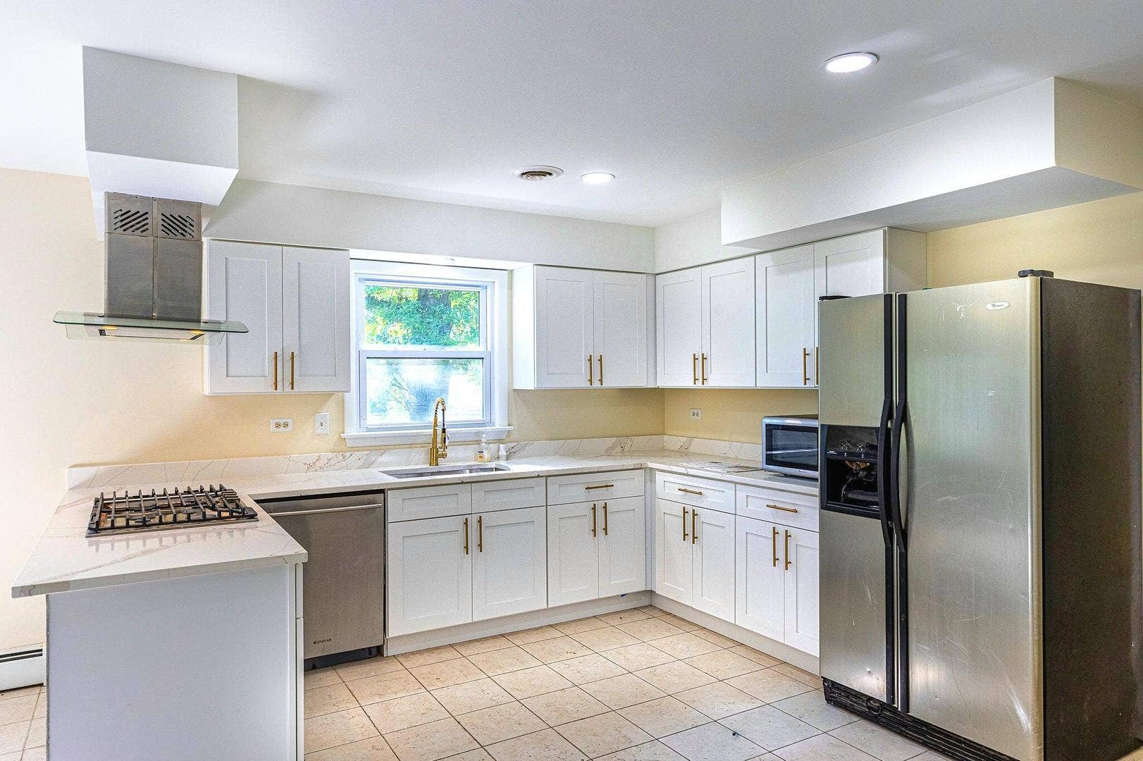 15725 New England Avenue, Tinley Park, IL 60477 15725 New England Avenue, Tinley Park, IL 60477