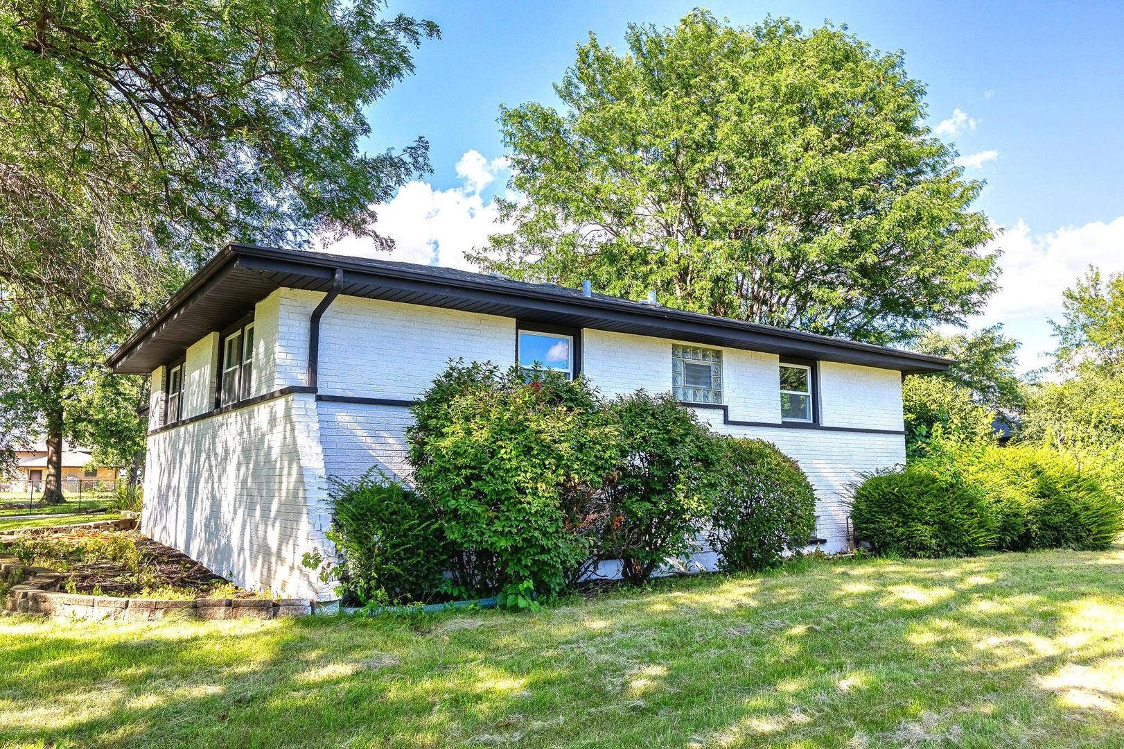 15725 New England Avenue, Tinley Park, IL 60477 15725 New England Avenue, Tinley Park, IL 60477