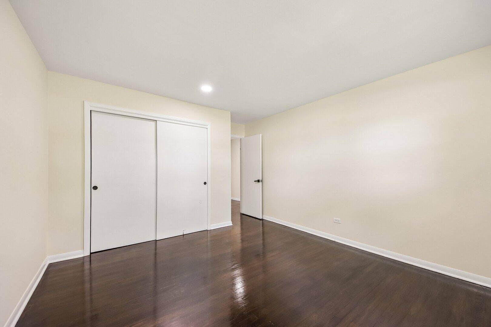 15725 New England Avenue, Tinley Park, IL 60477 15725 New England Avenue, Tinley Park, IL 60477